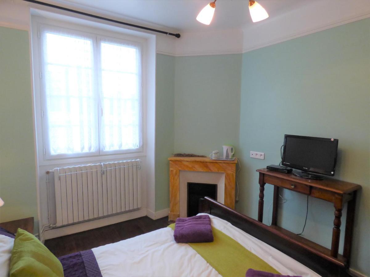 Bed and Breakfast Les Tibles Nanthiat Екстер'єр фото
